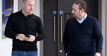 Everton director of football Kevin Thelwell talks to manager Sean Dyche