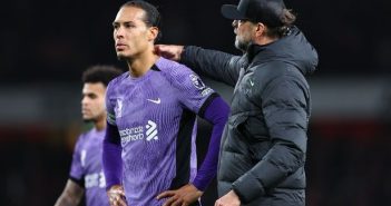 Jurgen Klopp consoles a dejected Virgil van Dijk of Liverpool during the Premier League match between Arsenal FC and Liverpool FC at Emirates Stadium on February 4, 2024