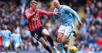 Erling Haaland and Jarrad Branthwaite during the match between Manchester City and Everton on February 10, 2024