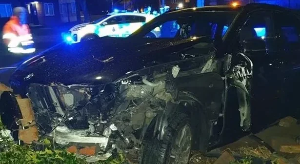 BMW crash on Longview Drive, Huyton